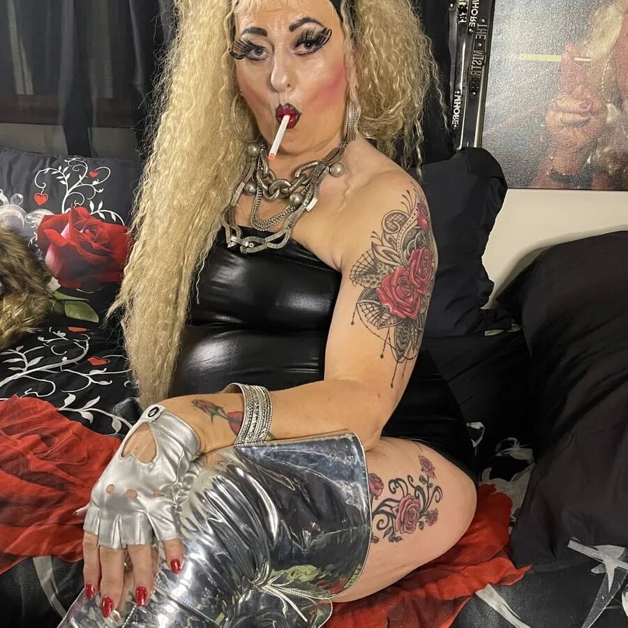 SEXY MOM 1