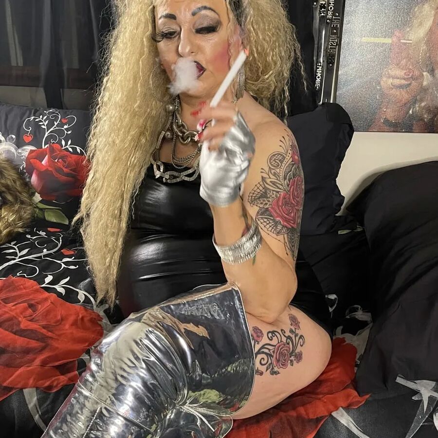 SEXY MOM 1