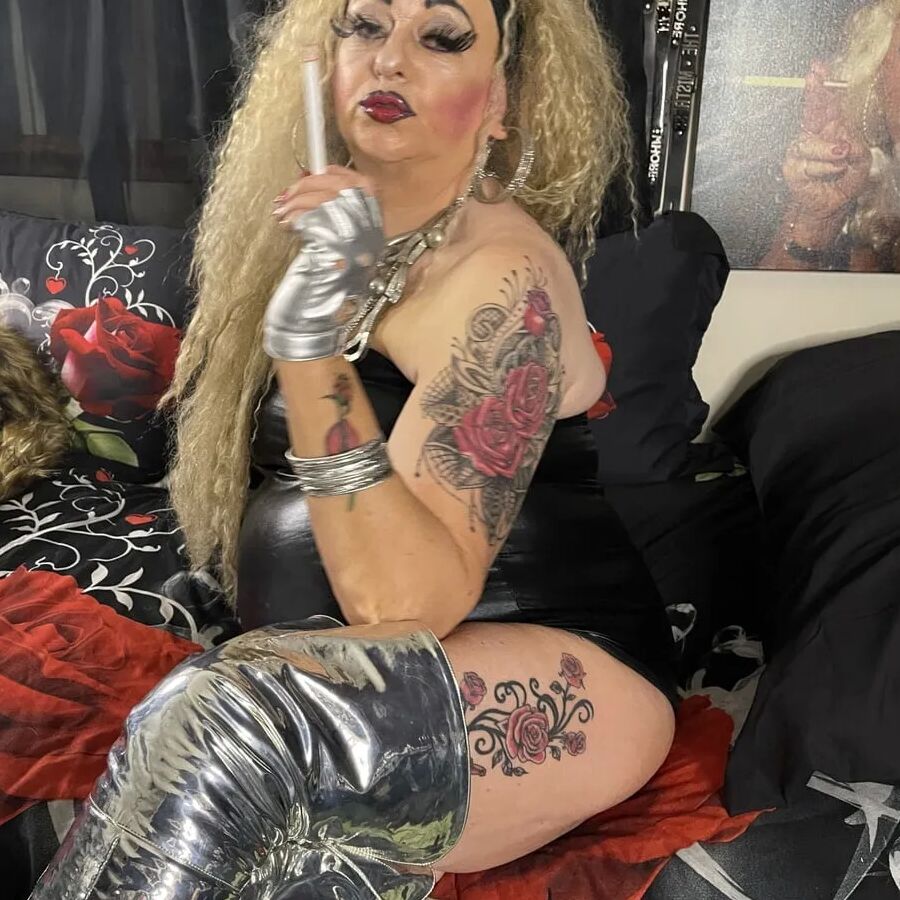 SEXY MOM 1