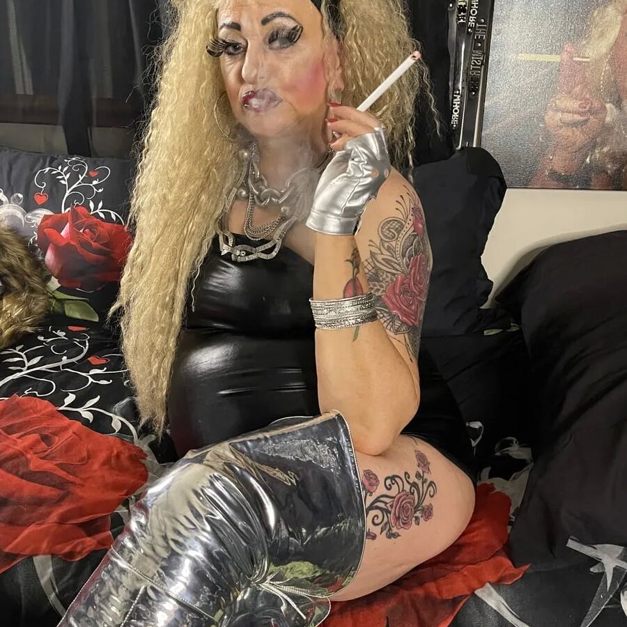 SEXY MOM 1
