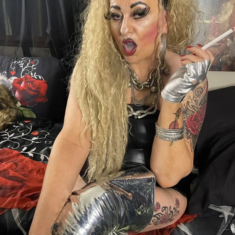 SEXY MOM 1