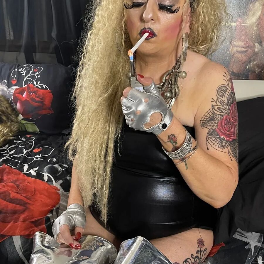 SEXY MOM 1
