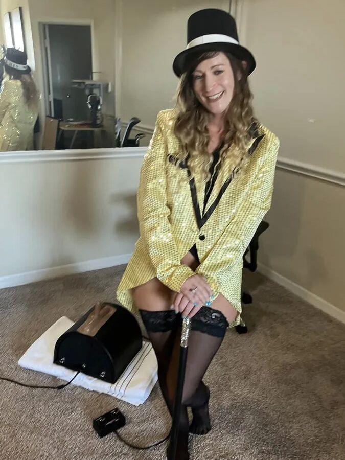 Girls First Sybian - Constance New Years