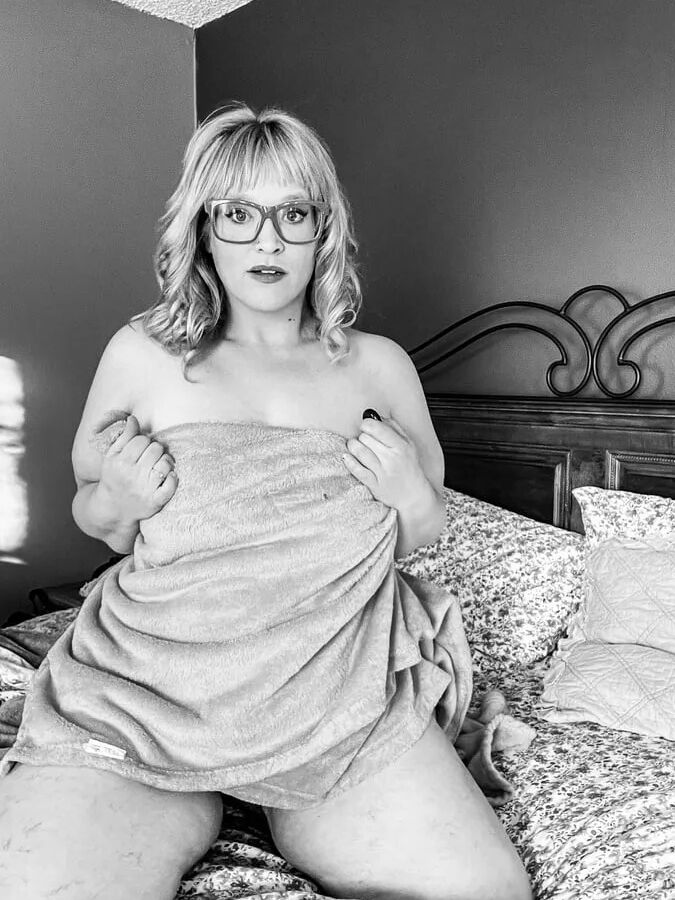 BBW Naked in a blanket