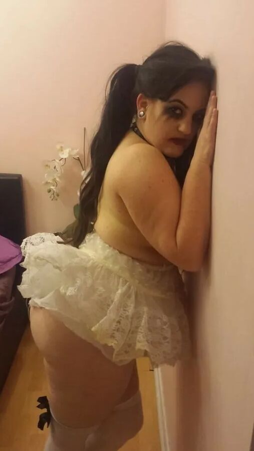 Chubby MILF Amy Leaf- Trash doll