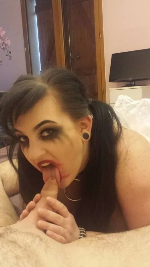 Chubby MILF Amy Leaf- Trash doll