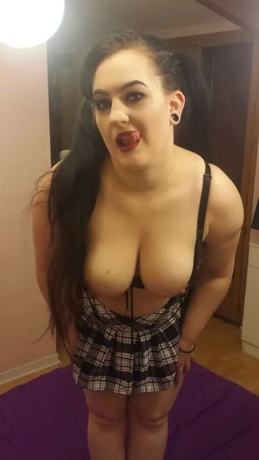 Chubby MILF Amy Leaf- White wife slut