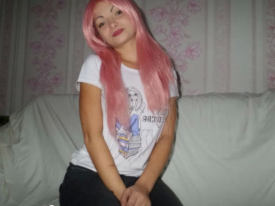 Mesmerizing pink-haired friend shows me her goods
