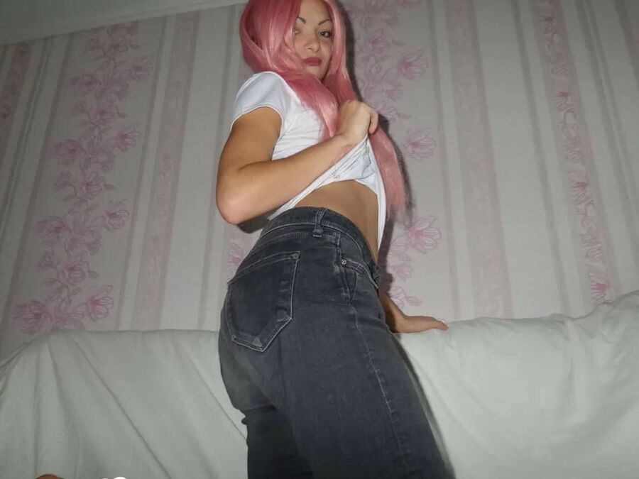 Mesmerizing pink-haired friend shows me her goods