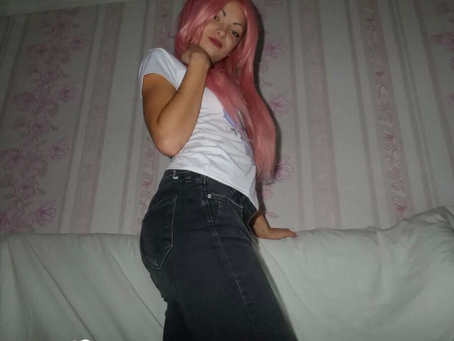 Mesmerizing pink-haired friend shows me her goods