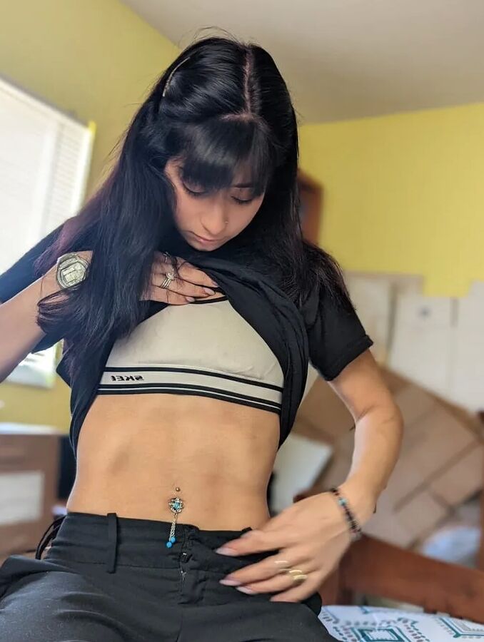 Young Petite Latina SassyLilPrincess Teaser Pictures
