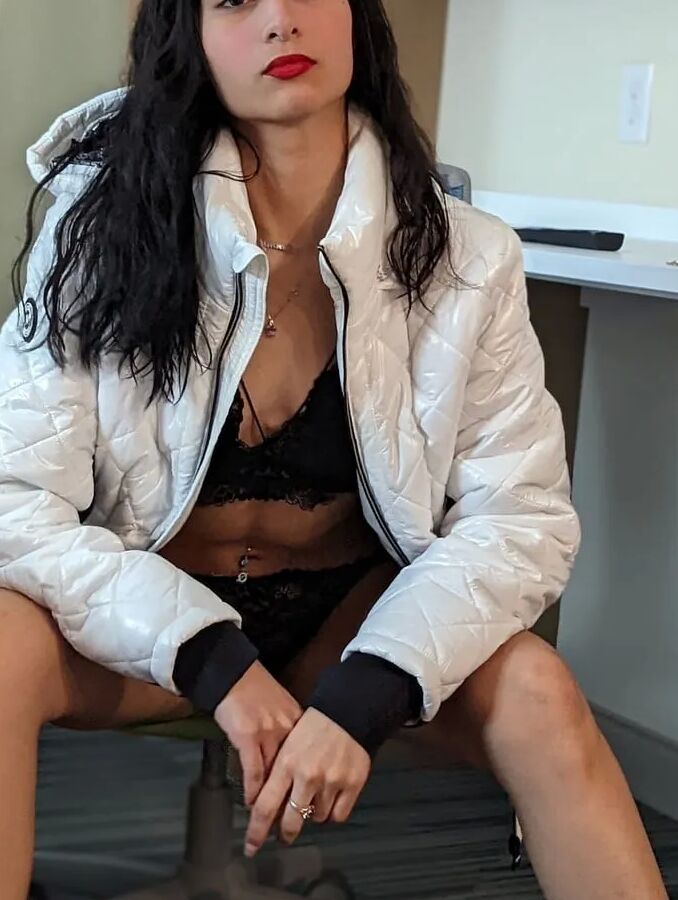 Young Petite Latina SassyLilPrincess Teaser Pictures