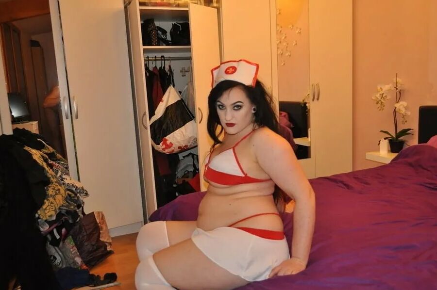 Chubby MILF Amy Leaf - Sexy nurse