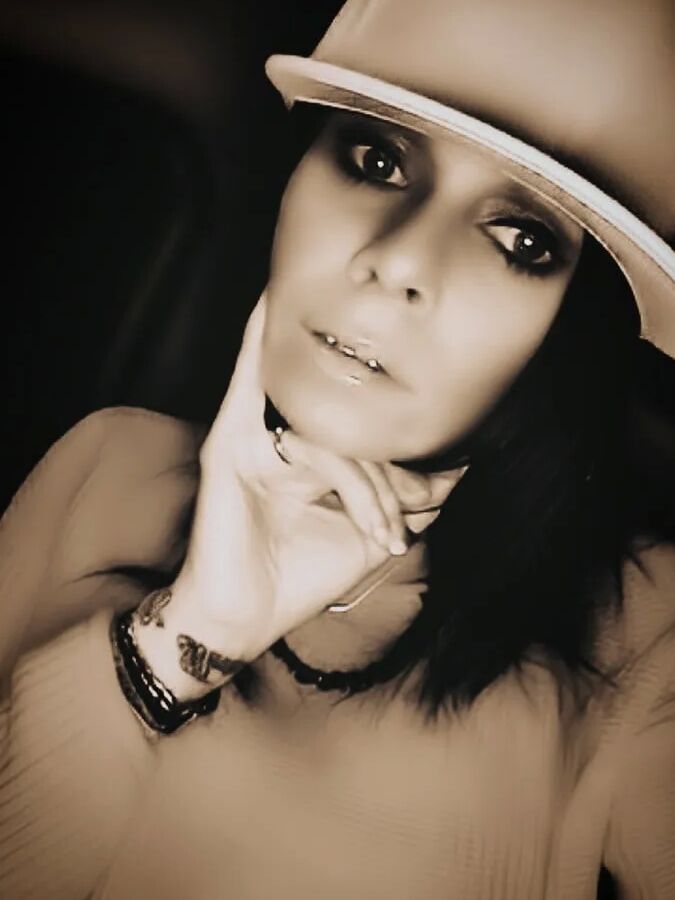 Being Vanessa VIxon