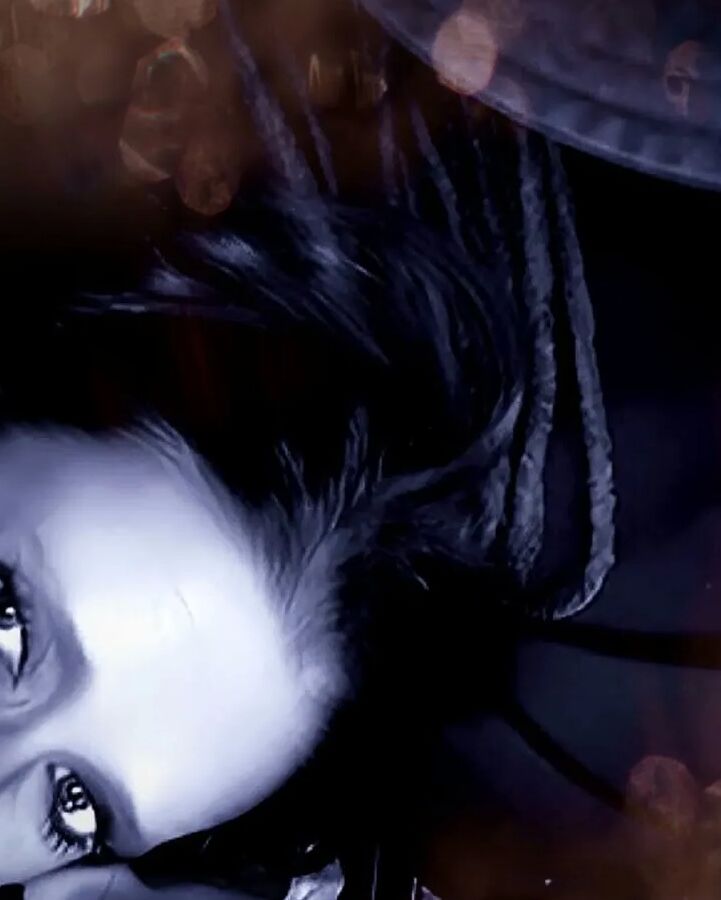 Being Vanessa VIxon