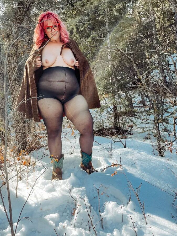 BBW Witch in the woods gets naked in Pantyhose
