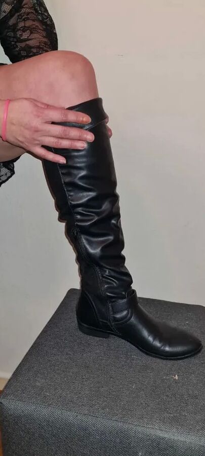 New foot, boots and shoes gallery.