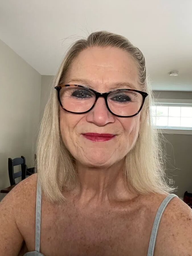 65 YEAR OLD STEPMOM MODEL mixed photos