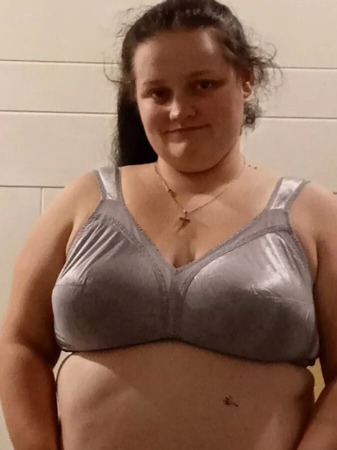 Sezydixie27 bra pics 2
