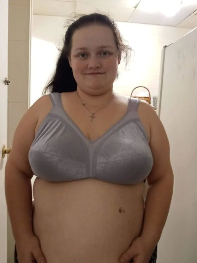 Sezydixie27 bra pics 2