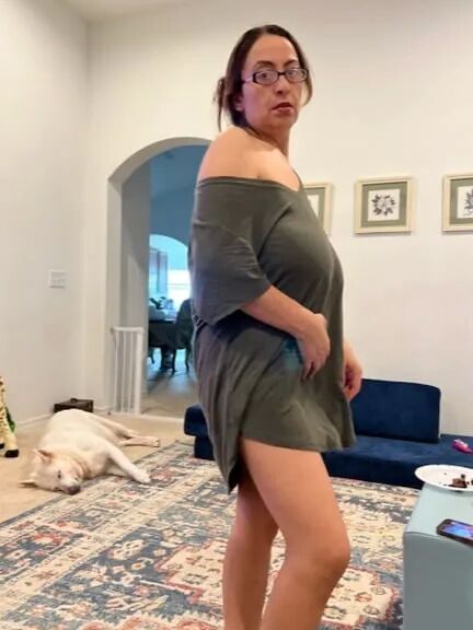 Milf slut saggy tits