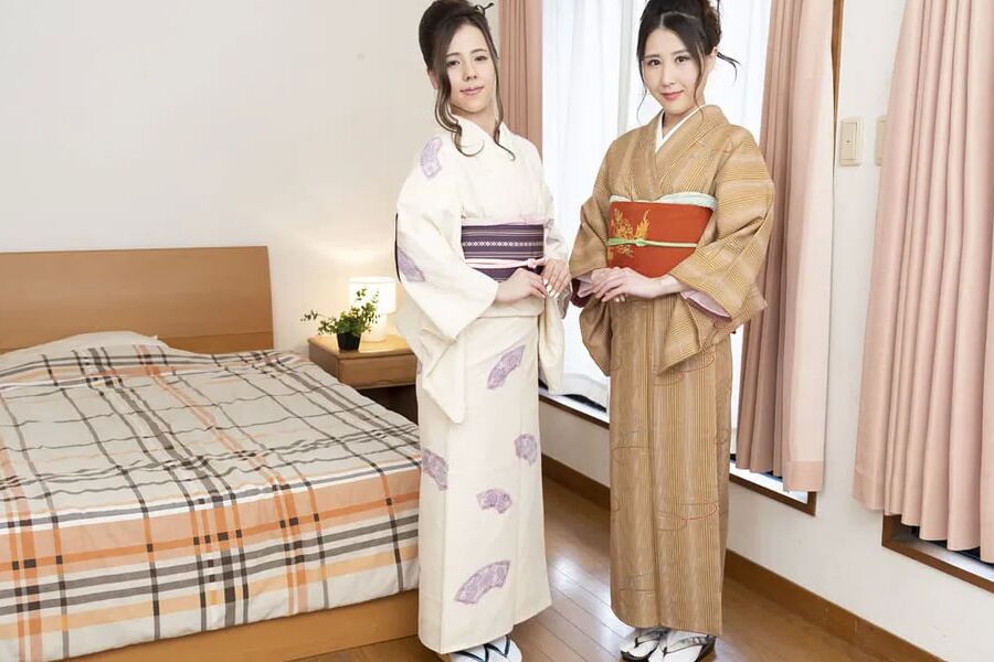 Ciel Hiiragi & Emi Sakurai :: threesome and 2 cum shots - CA