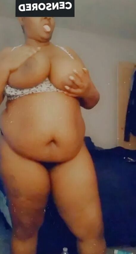 Titties and fat ass in bra and panties