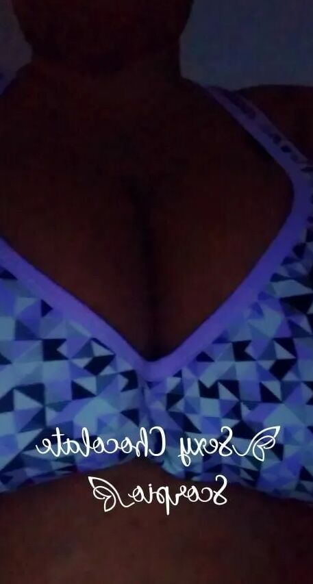 Titties and fat ass in bra and panties