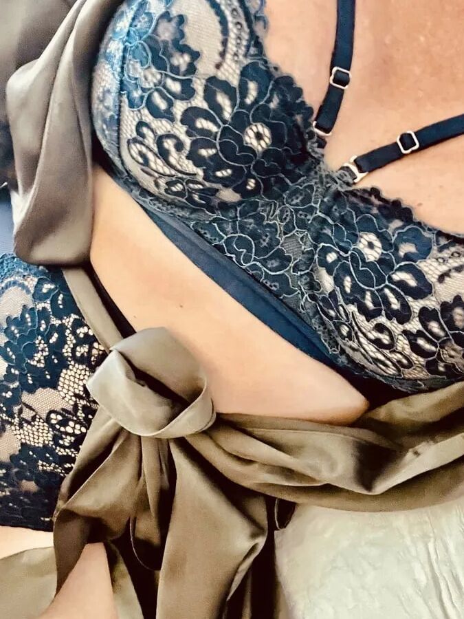 New Year new lingerie for sex-loving MILF JoJo Hood