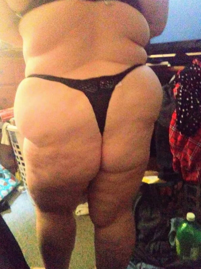 Dixie ass & panty pics