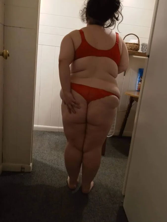 Dixie ass & panty pics