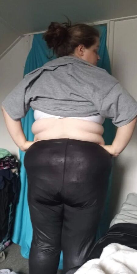 Dixie ass & panty pics
