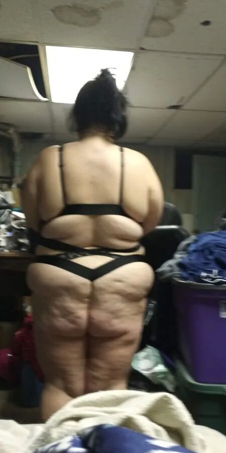 Dixie ass & panty pics