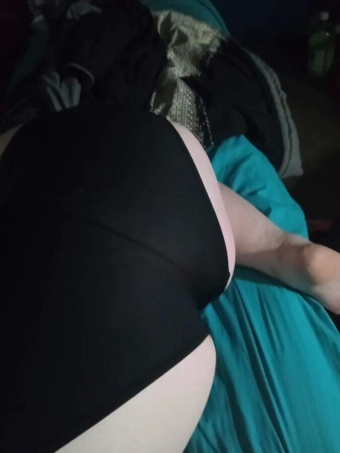 Dixie ass & panty pics