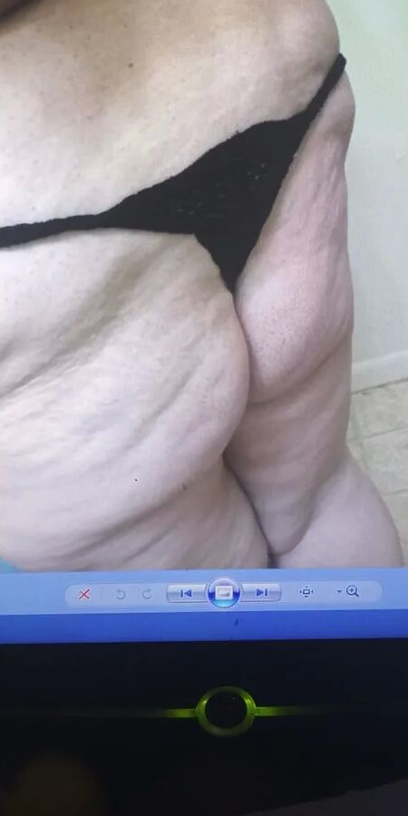 Dixie ass & panty pics