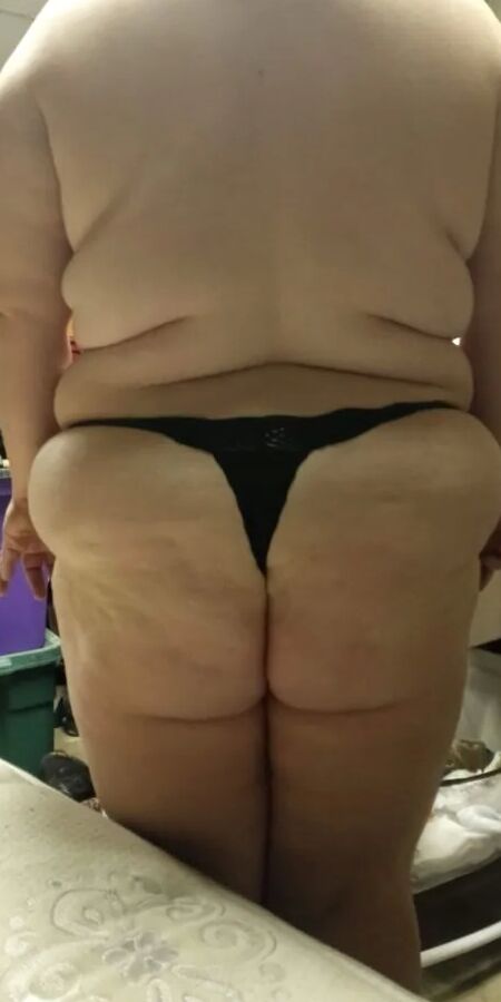 Dixie ass & panty pics