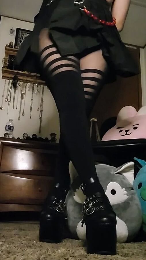 Me in Pantyhose and Heels!