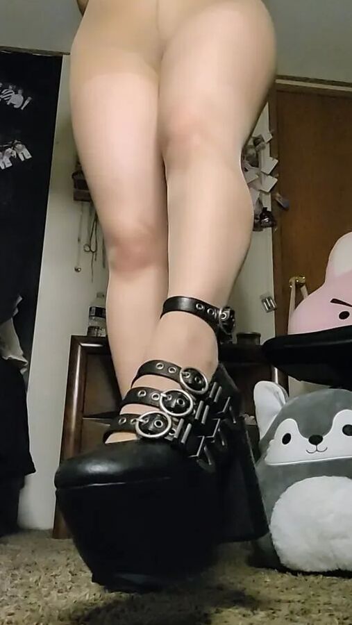 Me in Pantyhose and Heels!