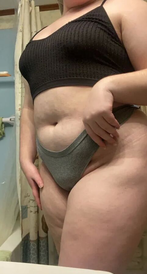 18 year old teen Lilac Lilith takes photos for Onlyfans