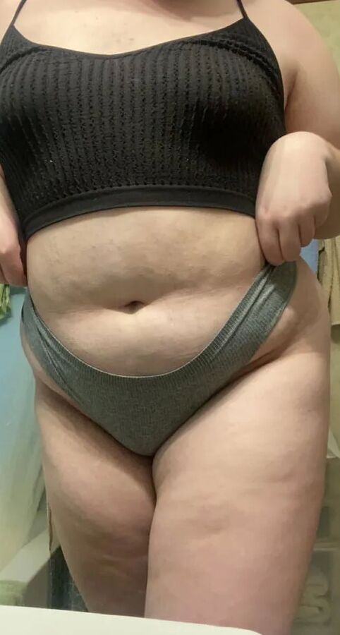 18 year old teen Lilac Lilith takes photos for Onlyfans