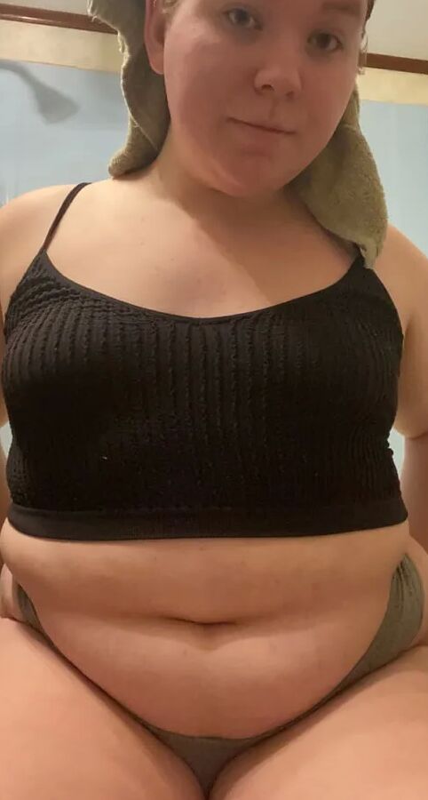 18 year old teen Lilac Lilith takes photos for Onlyfans