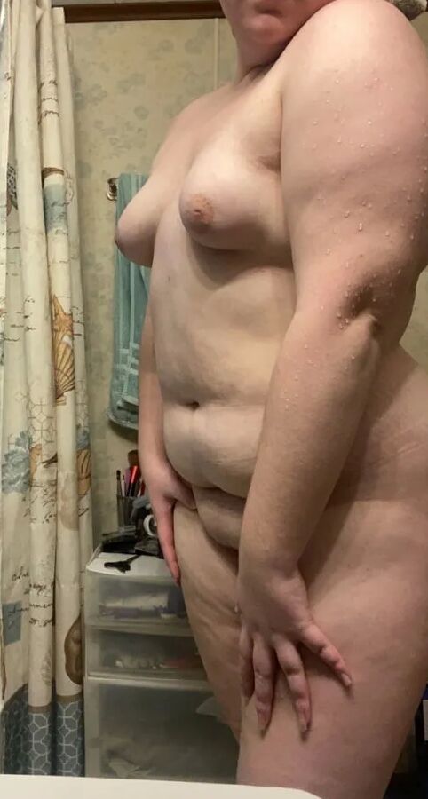 18 year old teen Lilac Lilith takes photos for Onlyfans