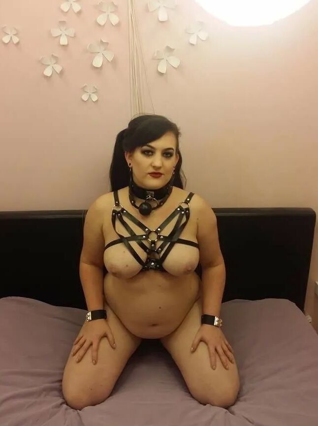 Chubby MILF Amy Leaf - Submissive or submitted
