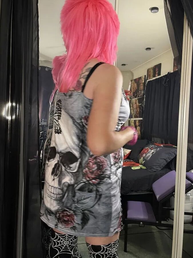 SMOKING BITCH