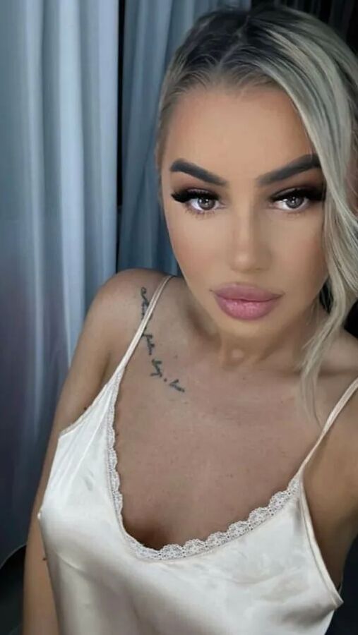 KirstieVegas Free Photos