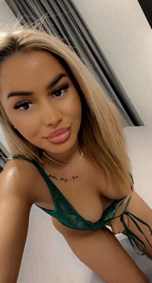 KirstieVegas Free Photos