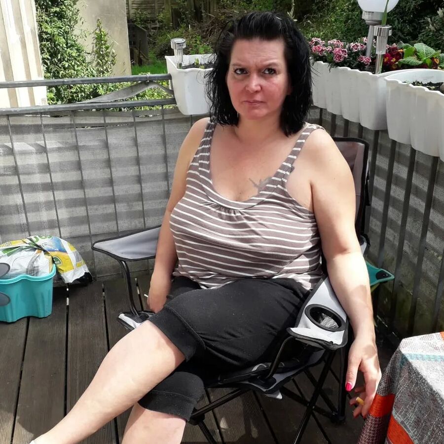 Sandys Solo Session Outdoor