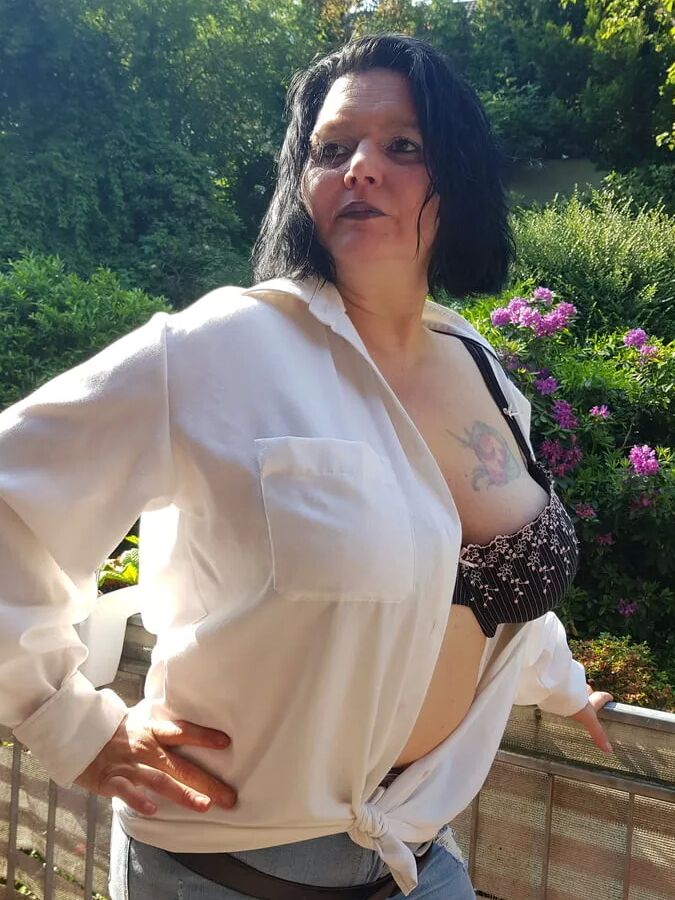 Sandys Solo Session Outdoor