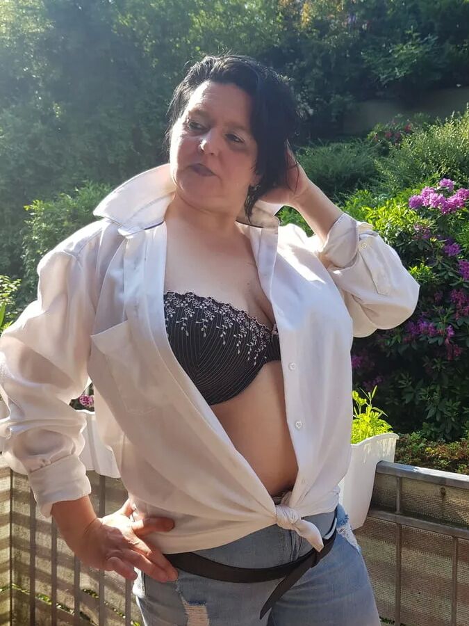 Sandys Solo Session Outdoor