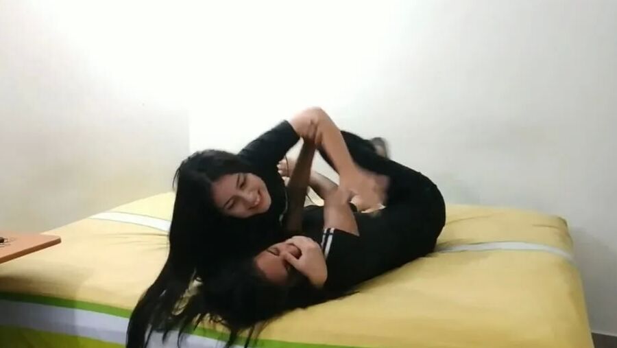 Two Girls Wrestles With Lesbian Handgag - Selfgags